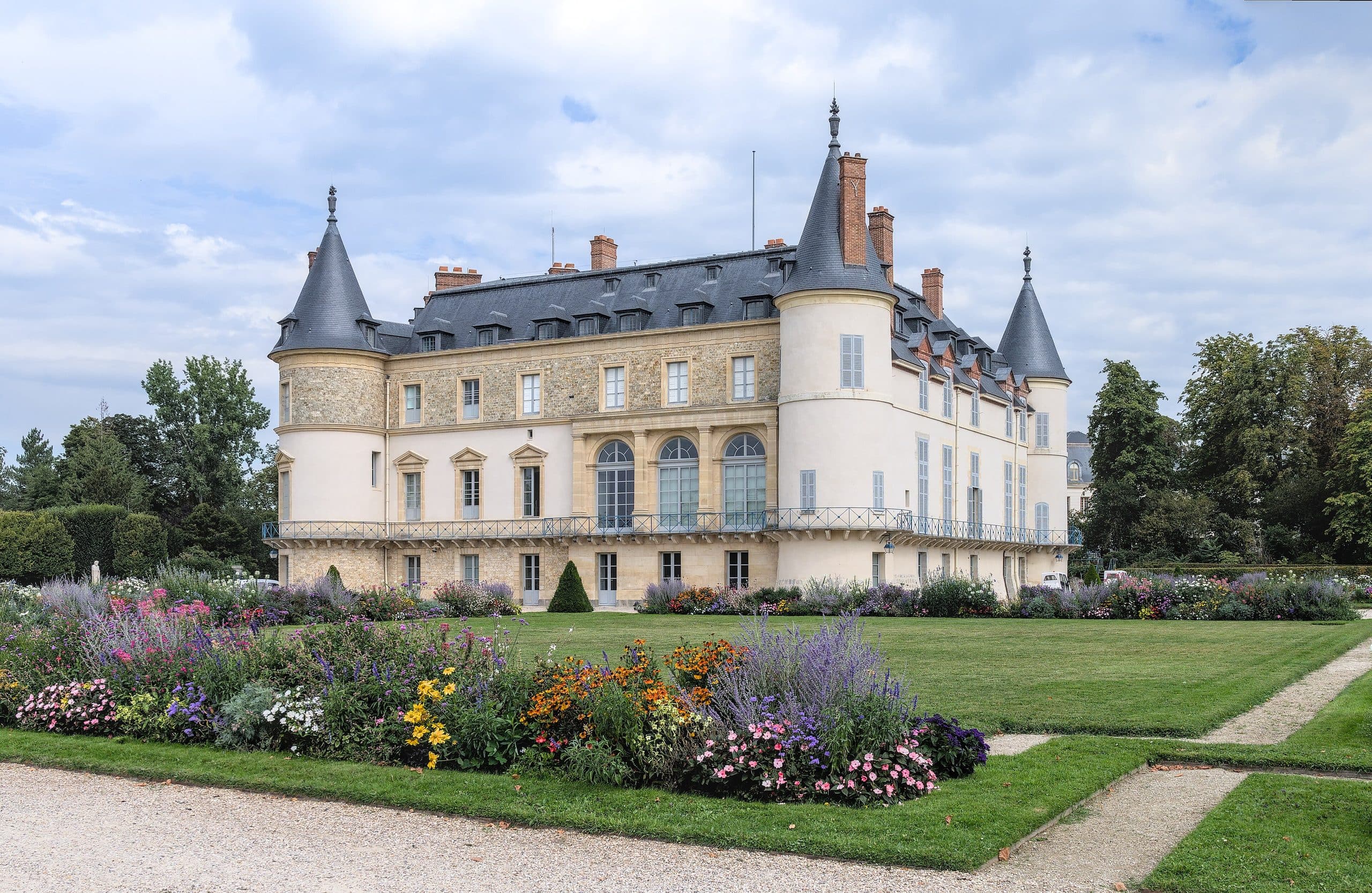 Rambouillet: The Queen's Dairy & the Presidents' Château